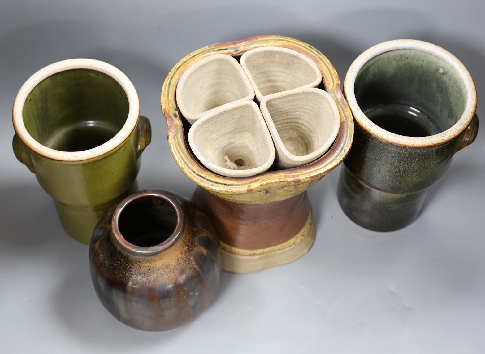 A group of studio pottery vases and a planter (4)